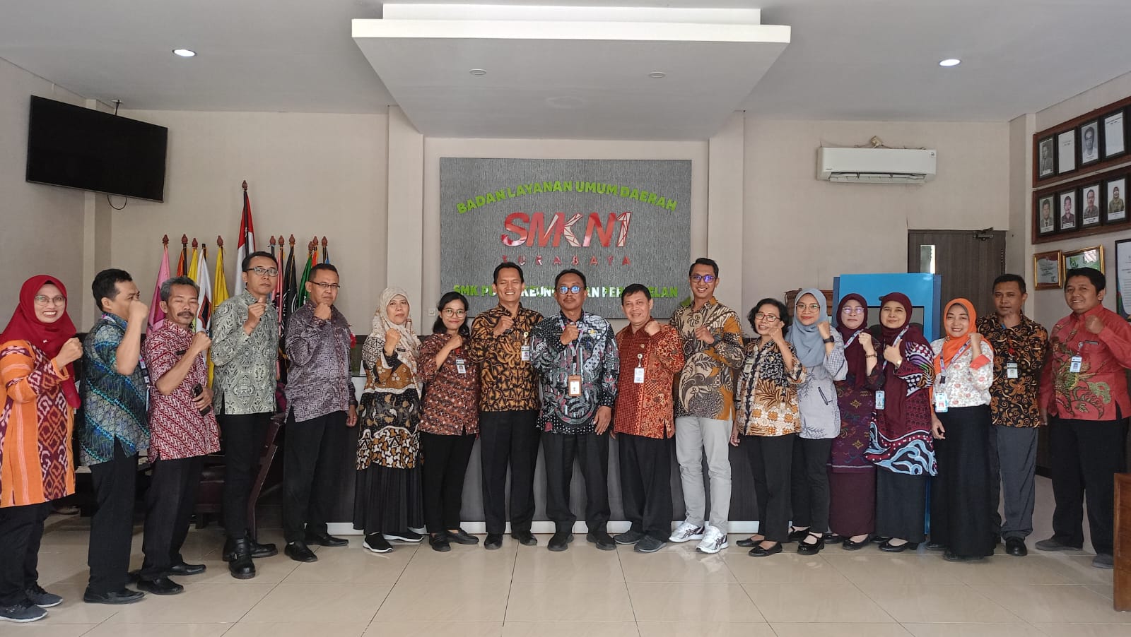 Studi Tiru SMKN 10 Semarang ke SMKN 1 Surabaya untuk Persiapkan Jurusan Manajemen Logistik