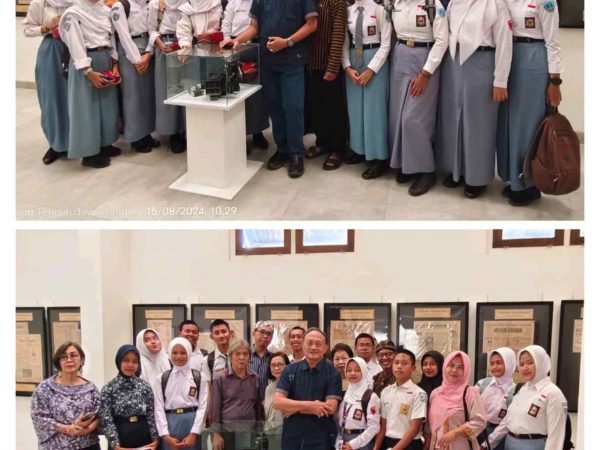 Siswa SMKN 10 Semarang Mengikuti Workshop “Content Creator” dan Pameran Koran Langka