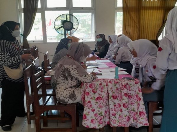 SMAN 12 Semarang Wujudkan Sekolah Sehat Dengan Skrining Berkala Bersama Puskesmas Gunungpati Semarang