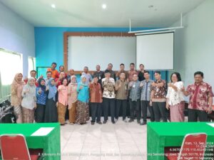Dorong Profesionalisme GTK, SMKN 10 Semarang Hadirkan Motivator Handal