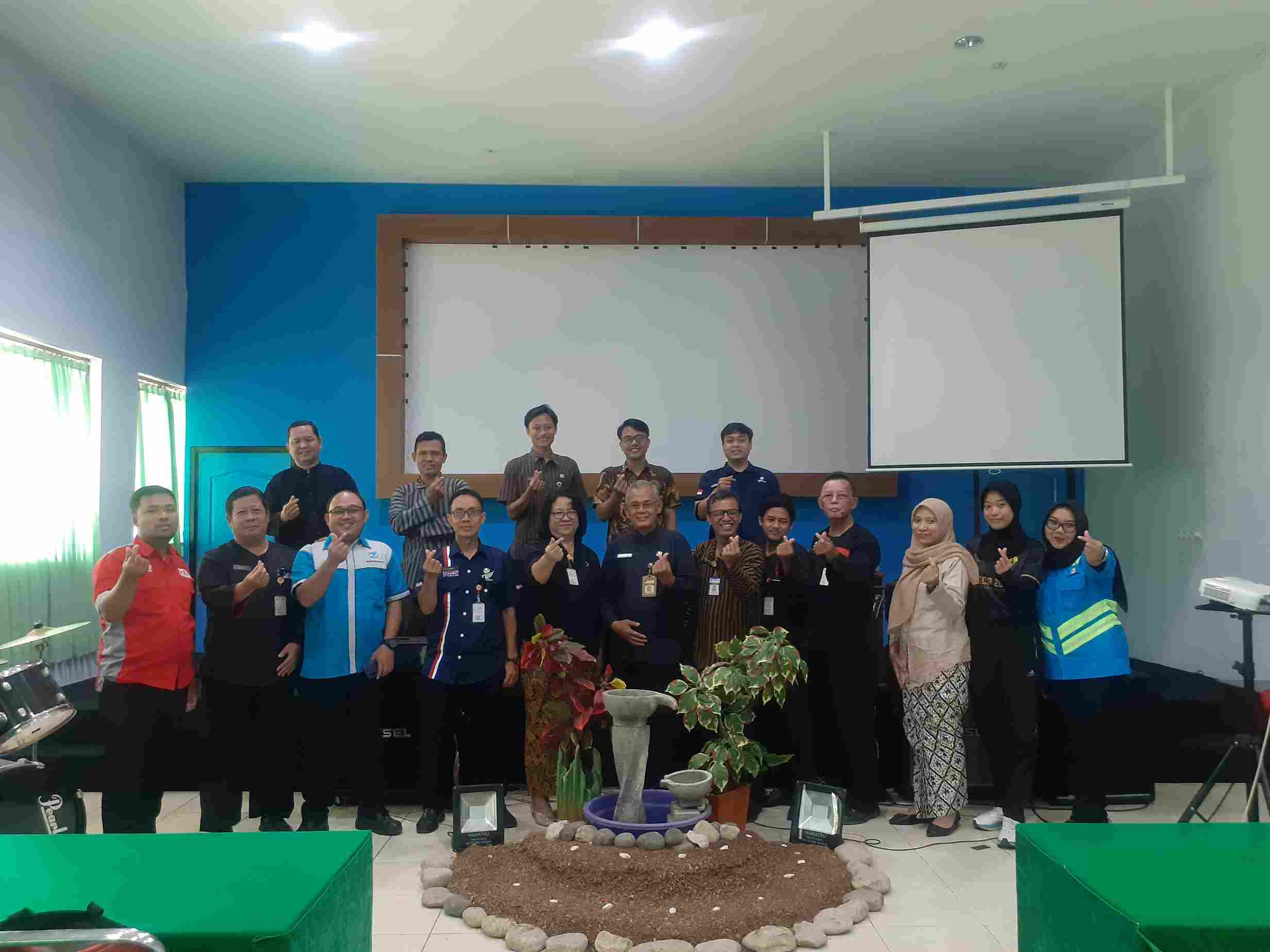 SMKN 10 Semarang Gelar Workshop Penguatan Kemitraan dengan DUDIKA dan Optimalisasi Pemberdayaan Alumni dalam Program Tracer Study