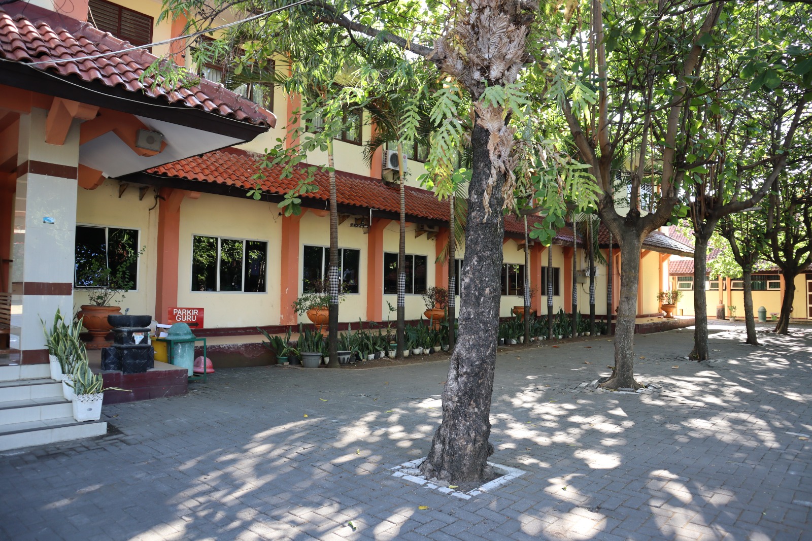SMAN 11 Semarang Gelar Aksi Sehari Tanpa Kendaraan Bermotor Dalam Peringatan Hari Ozon Sedunia