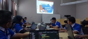 Pelatihan Pemrograman Web Hari Keenam BBPPMPV BMTI di SMKN 10 Semarang