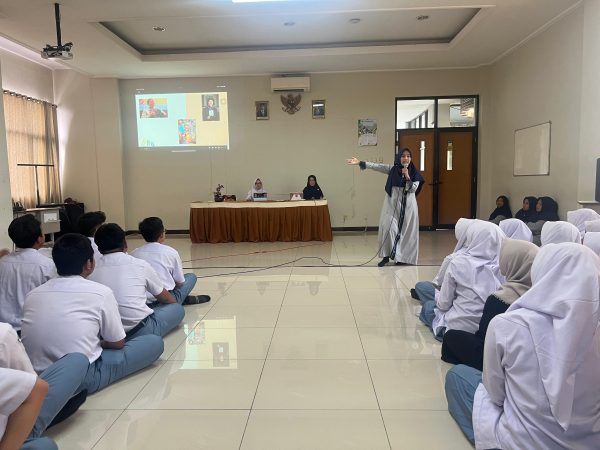 SMAHA Menulis bikin Eksis SMAHA Menulis bikin Eksis