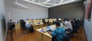 Pelatihan Keamanan Website di SMKN 10 Semarang untuk Bekali Guru RPL Hadapi Ancaman Siber