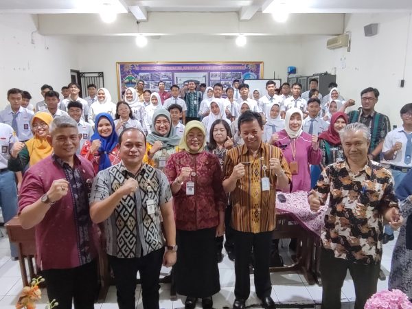 SMAN 7 Semarang & Disperindag Adakan Kegiatan Digitalpreneur