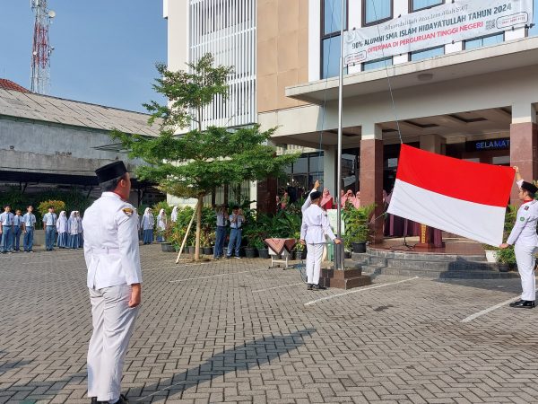 Meriahkan Hari Pahlawan dengan Semangat Baru: Upacara Hari Pahlawan dan Serah Terima Jabatan OSIS SMAHA Meriahkan Hari Pahlawan dengan Semangat Baru: Upacara Hari Pahlawan dan Serah Terima Jabatan OSIS SMAHA