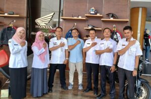 Kunjungan TBSM SMKN 10 Semarang ke PT. Astra Motor Center Semarang Kunjungan TBSM SMKN 10 Semarang ke PT. Astra Motor Center Semarang