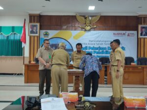 SMKN 10 Semarang Menandatangani Berita Acara Serah Terima Hasil Pekerjaan DAK Fisik Bidang Pendidikan SMK