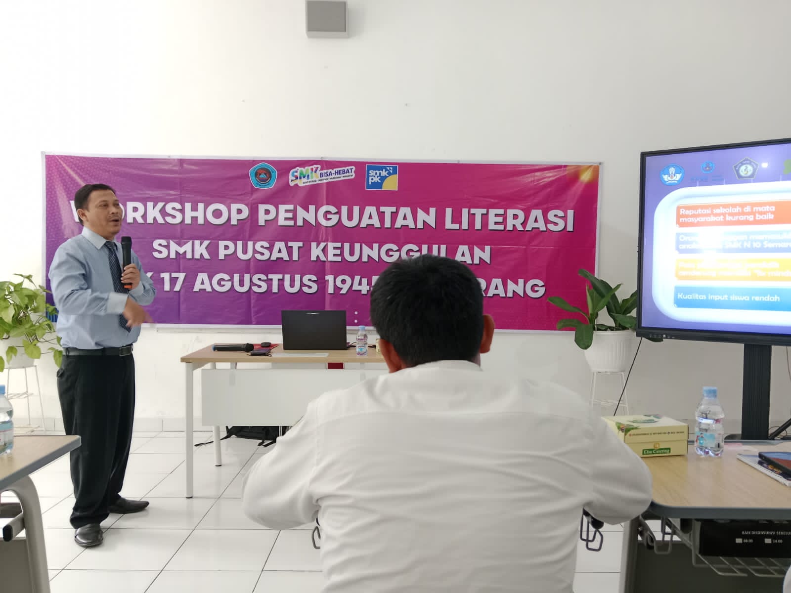 Workshop Literasi untul Perkuat SMK 17 Agustus 1945 Sebagai SMK Pusat Keunggulan