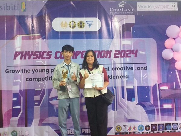 Pesona Fisika Mulai Menebar di SMA N 16 Semarang: Keikutsertaan dalam Ajang Physics Competition 2024 tingkat nasional di UNESA Surabaya Pesona Fisika Mulai Menebar di SMA N 16 Semarang: Keikutsertaan dalam Ajang Physics Competition 2024 tingkat nasional di UNESA Surabaya