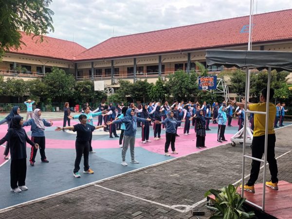 Senam Sehat Anak Indonesia Hebat SMAN 5 Semarang: Membangun Generasi Sehat & Kuat