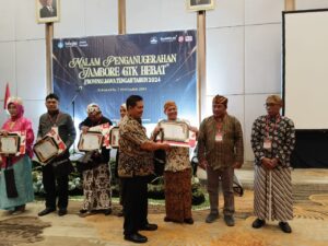 SMKN 10 Semarang Kukuhkan Diri sebagai Sekolah Langganan Juara di Tahun 2024 SMKN 10 Semarang Kukuhkan Diri sebagai Sekolah Langganan Juara di Tahun 2024