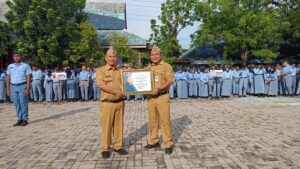 SMKN 10 Semarang Dinobatkan Sebagai Sekolah Terbaik Cabdin I Sebagai Sekolah Penyumbang Prestasi Terbanyak
