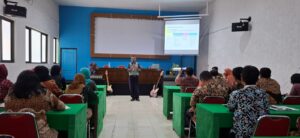 SMKN 10 Semarang Berinisiatif Menyusun Buku Pendekatan Deep Learning Kolaborasi Semua Guru