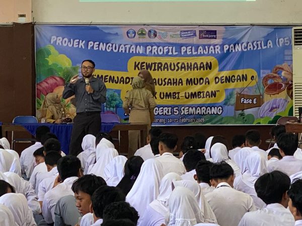 P5 SMAN 5 Semarang: Menjadi Wirausaha Muda Melalui Olahan Produk Umbi-umbian P5 SMAN 5 Semarang: Menjadi Wirausaha Muda Melalui Olahan Produk Umbi-umbian