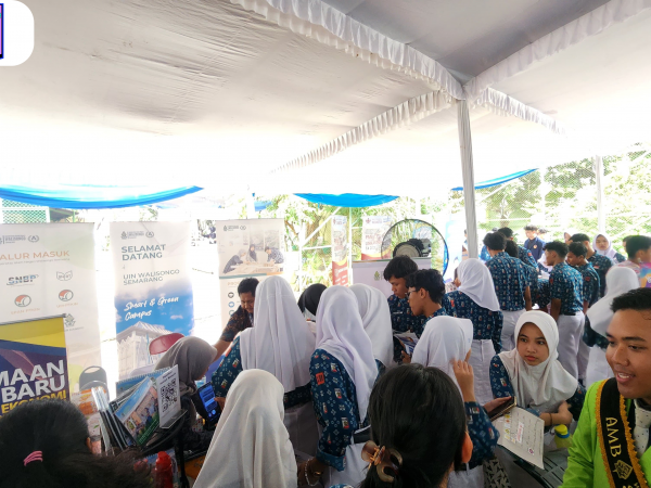 SMAN 9 Semarang Gelar Expo Campus 2025: Ajang Inspirasi & Informasi Perguruan Tinggi SMAN 9 Semarang Gelar Expo Campus 2025: Ajang Inspirasi & Informasi Perguruan Tinggi