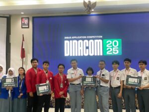 SMKN 10 Semarang Raih Juara 1 DINACOM 2025 dengan Inovasi PETAPA