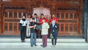 Kunjungan General Manager Telkom di SMKN 10 Semarang