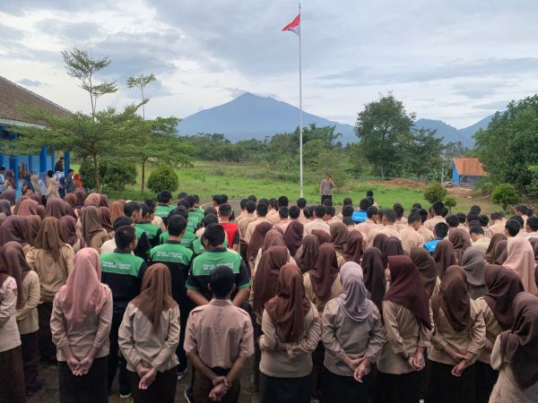 Apel Pagi SMKN 1 Tuntang Apel Pagi SMKN 1 Tuntang