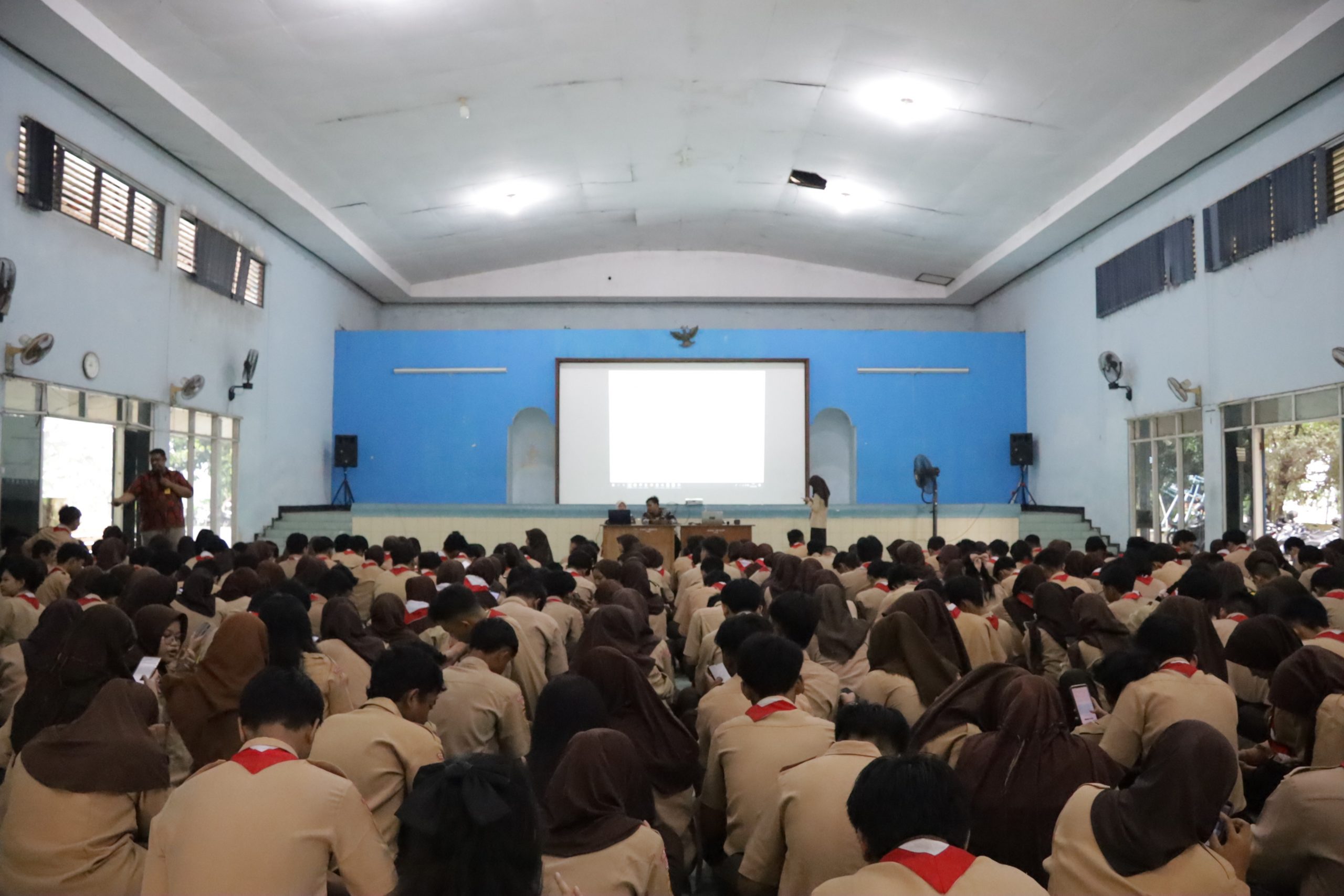 Simulasi Massal SI-SPMB 2025: Uji Coba Sistem Penerimaan Murid Baru di SMA Negeri 7 Semarang