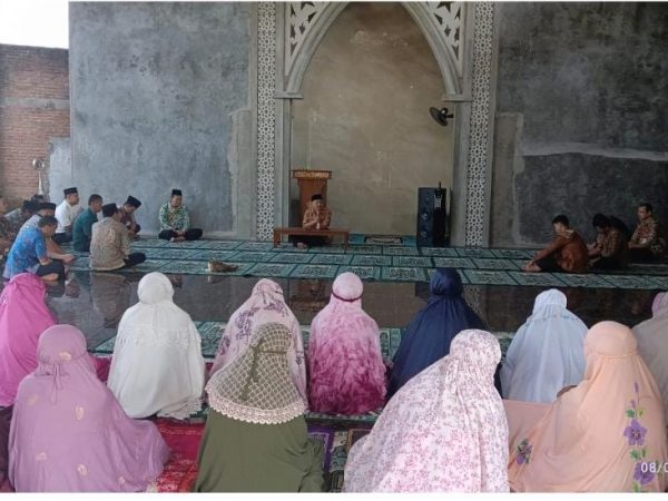 Sholat Dhuha Berjamaah Warnai Hari Pertama Masuk Sekolah di SMKN 10 Semarang